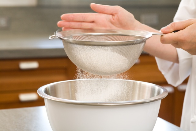 do_I_sift_the_flour_before
